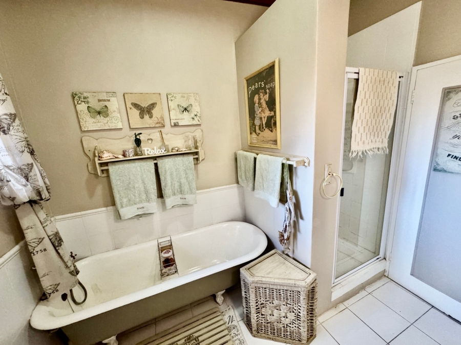 5 Bedroom Property for Sale in Van Der Hoff Park North West